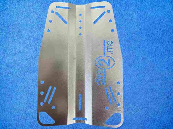 backplate v4a mit dive2me logo vorne