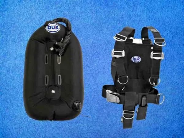 DUX Wing Everes 17L mit Komfort-Harness