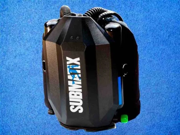 Submatix Quantum SF eCCR Rebreather - seitlich hinten