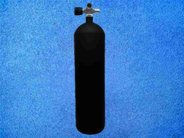 Preview: Tauchflasche 12 Liter Matt Schwarz konkav mit Brückenventil Preview: Tauchflasche 12 Liter Matt Schwarz konkav mit Brückenventil
