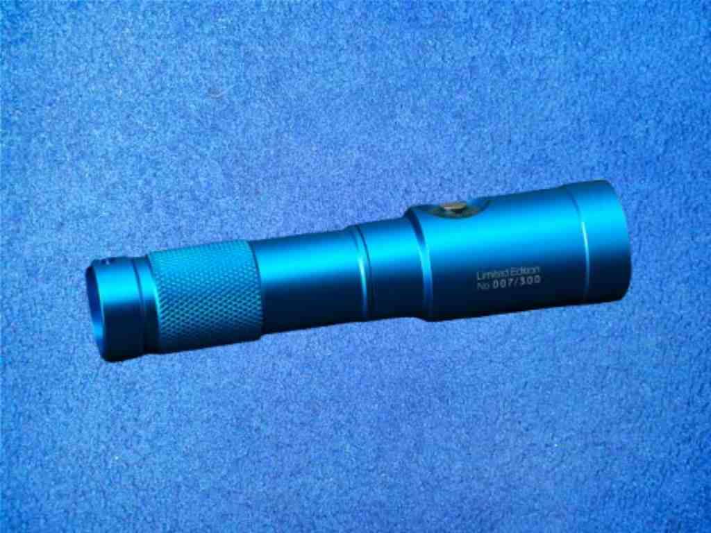 Bigblue AL1300NP Tauchlampe - Blau Limited Edition, seite Bigblue AL1300NP Tauchlampe - Blau Limited Edition, seite