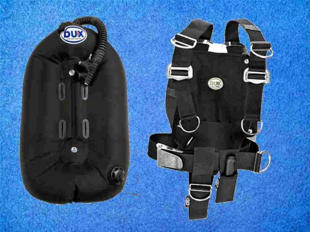 DUX Wing Everes 17L mit Komfort-Harness DUX Wing Everes 17L mit Komfort-Harness