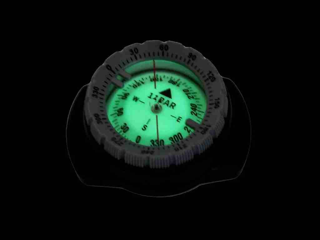 Kompass mit Bungee Mount und Fluoreszierendes Zifferblatt bei Dive2.me