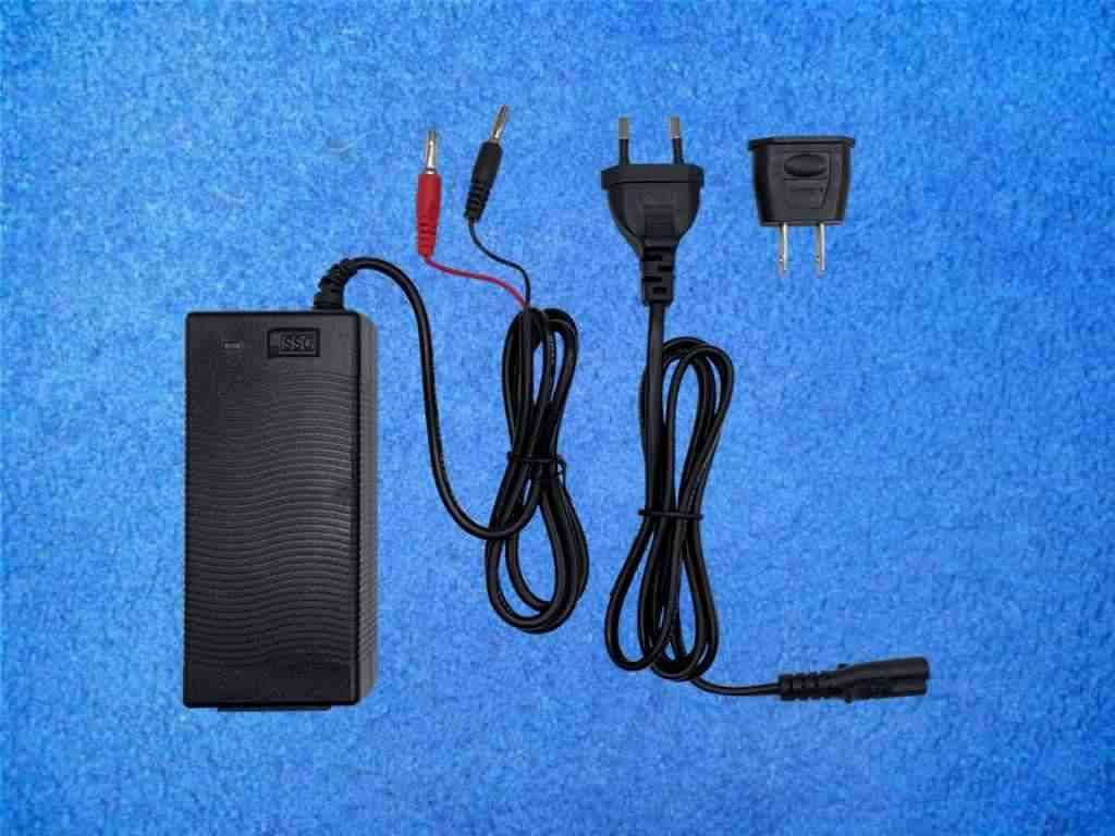 Ladegerät Scubaforce Bright Akkutank 24Ah