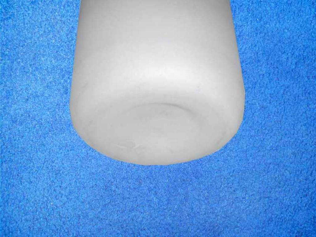 konkaver Boden weiss