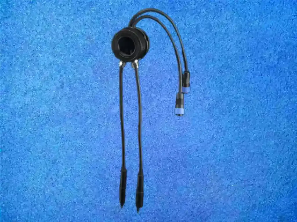 Bigblue Doppelte Anzugdurchführung Apeks mit zwei Kabeln